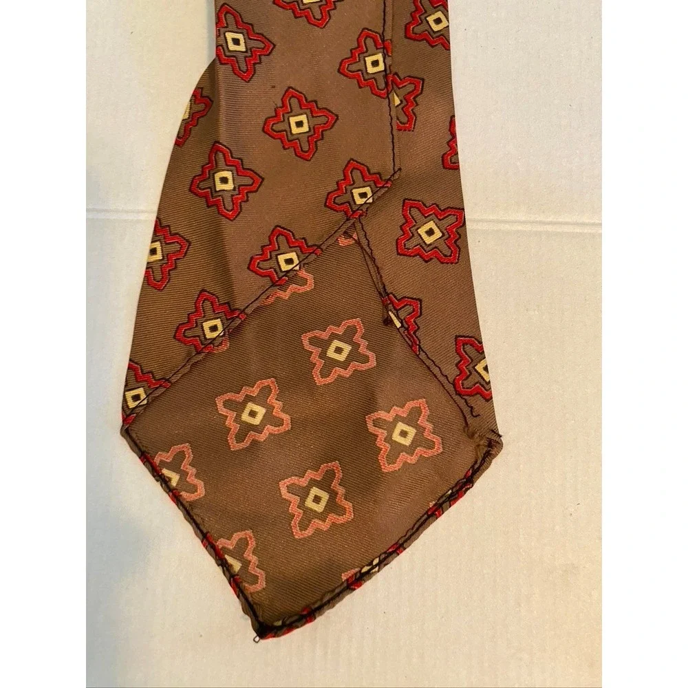 Vintage Grayco California End-Lock Brown Geometric Medallion Necktie Red Cream